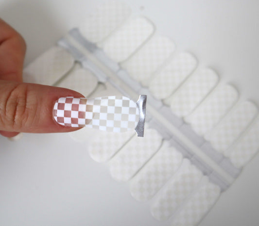 Application of Nail Polish Wraps + Tips & Tricks