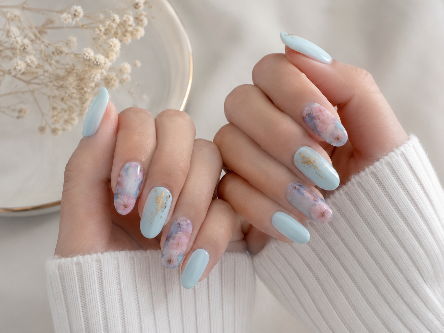 Fleurs en marbre bleu clair et rose violet avec des accents dorés semi-transparents