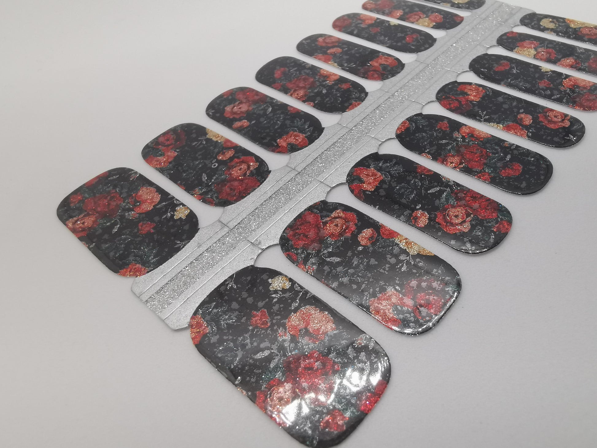 Gray Glitter Black Background and Red and Beige Roses Flowers