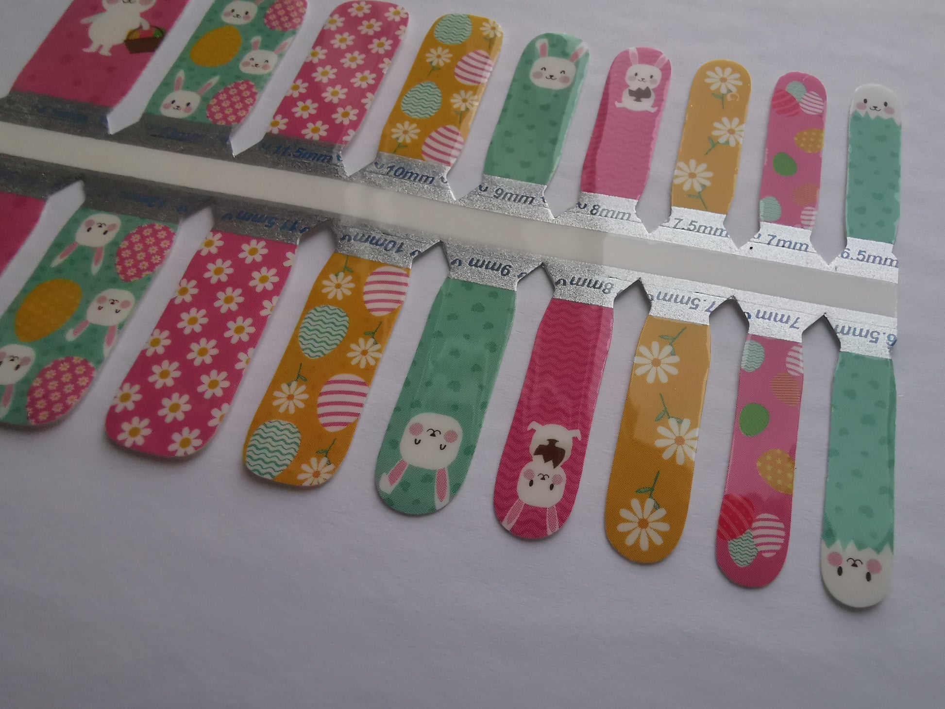 Slate Gray Easter Bunny Rabbit Daisies Eggs Pink Aqua Blue and Yellow - Kids