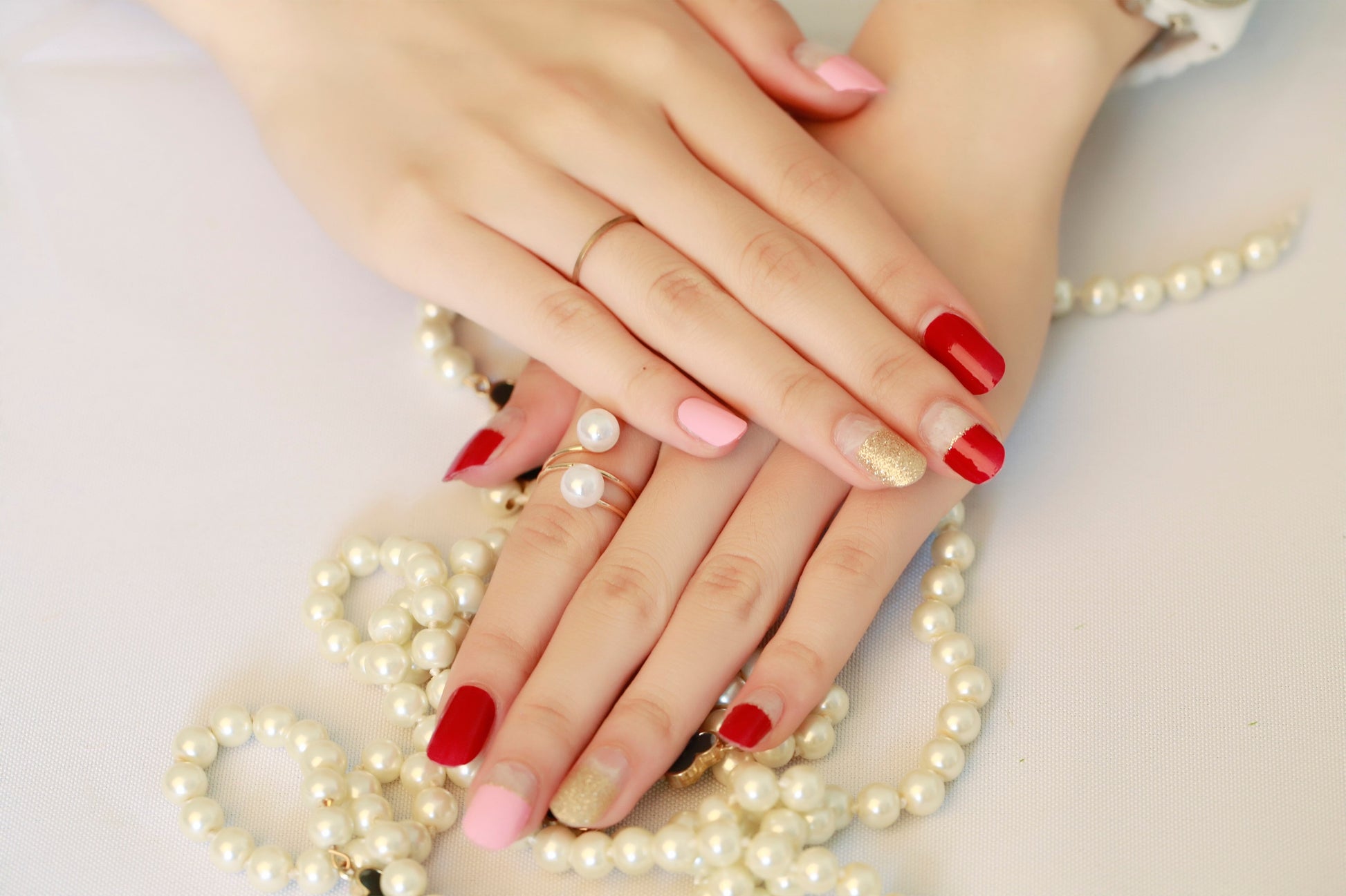Light Gray Gold Glitter, Pink and Burgundy Red French Manicure with Clear Top
